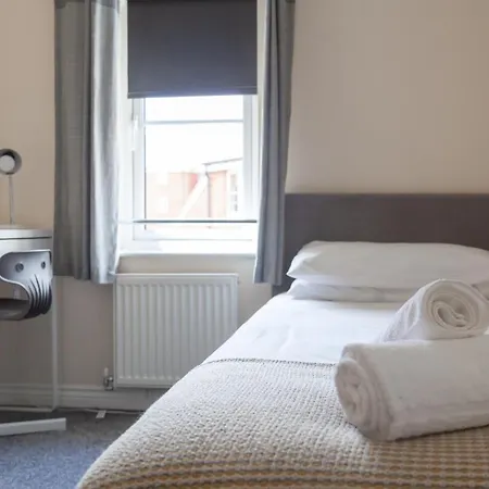 Hereford - Mayflower Coach House, Modern 2 Bedroom Property With Parking, Located South Of Hereford City, Suitable For Small Family, Couple Or Contractors - Sleeps Up To 5 Guests - Hosted By Rentmyhouse Exterior photo