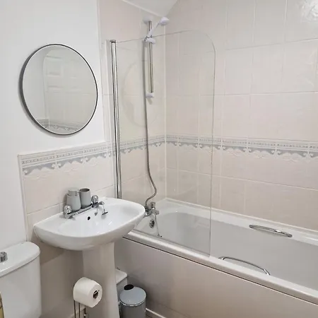 Hereford - Mayflower Coach House, Modern 2 Bedroom Property With Parking, Located South Of Hereford City, Suitable For Small Family, Couple Or Contractors - Sleeps Up To 5 Guests - Hosted By Rentmyhouse Exterior photo