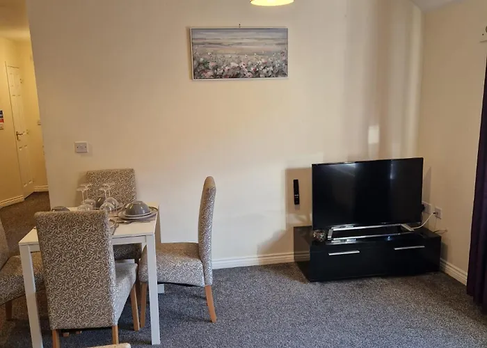 Hereford - Mayflower Coach House, Modern 2 Bedroom Property With Parking, Located South Of Hereford City, Suitable For Small Family, Couple Or Contractors - Sleeps Up To 5 Guests - Hosted By Rentmyhouse